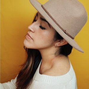 Meet your Posher, Crystal